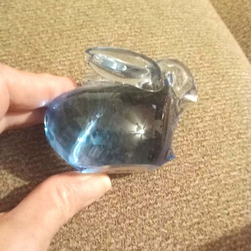 United States Fine Art Gallery Blue Glass Rabbit. Collectors figurine